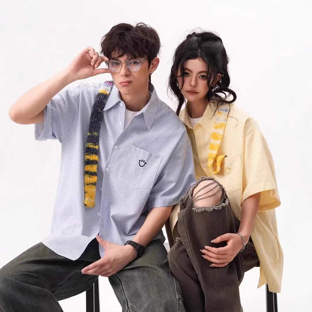

American Style Smiling Embroidered Short Sleeved Shirt for Summer Couples, Loose Striped Half Sleeved Shirt, Casual Top