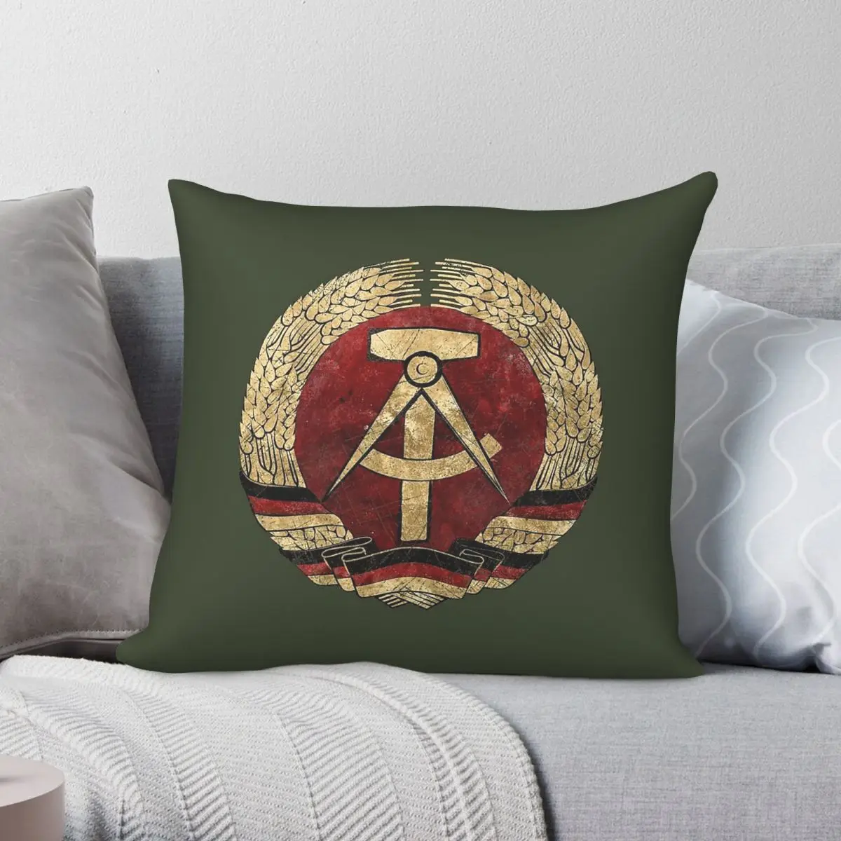 Deutsche Demokratische Republik Shield Pillowcase Polyester Linen Velvet Creative Zip Throw Pillow Case Room Cushion Cover 18