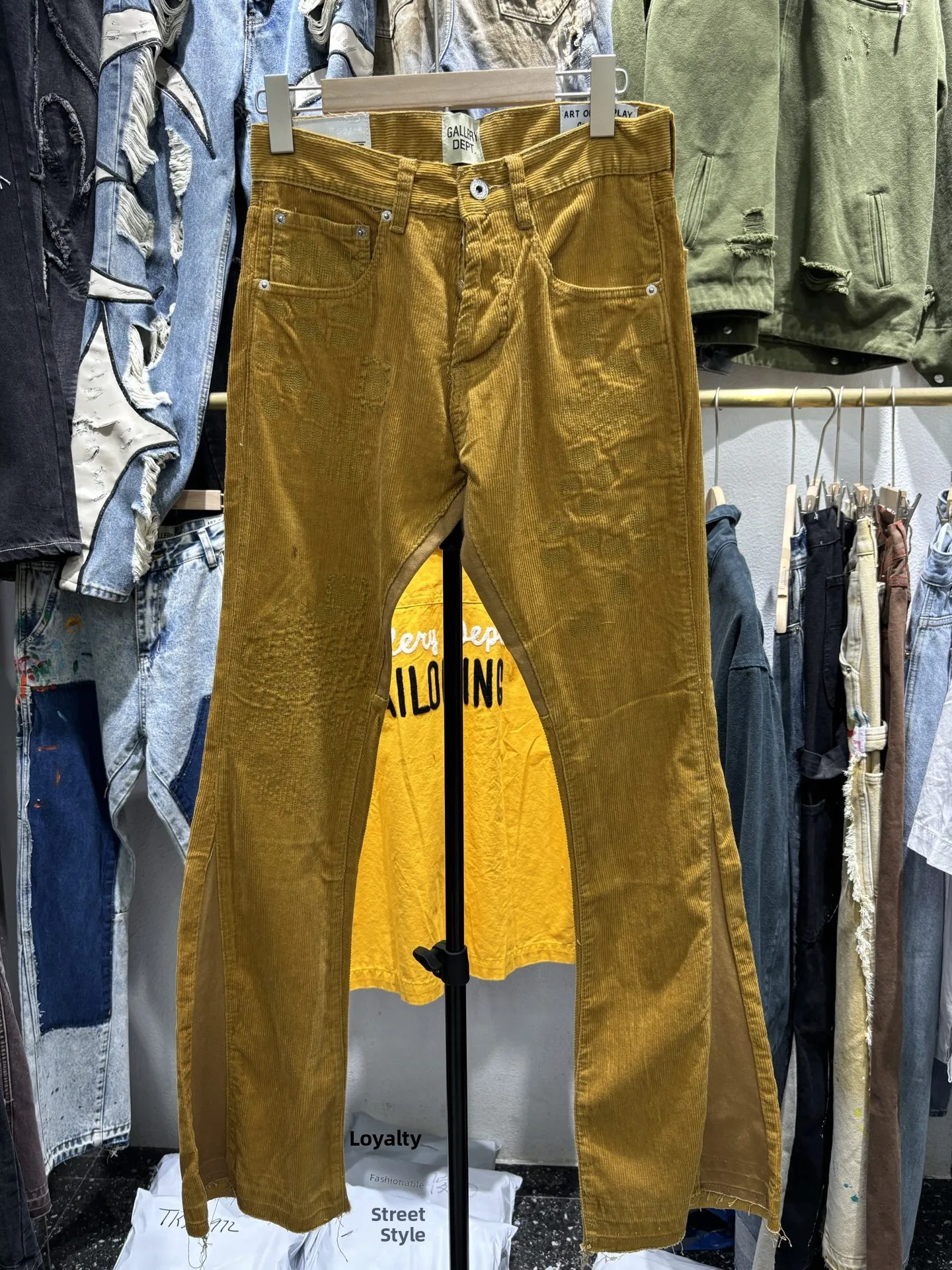 

Retro American Corduroy Brown Bell Bot Jeans Men Women Suitable Casual Long Pants mid Waist Cotton Non Deformable