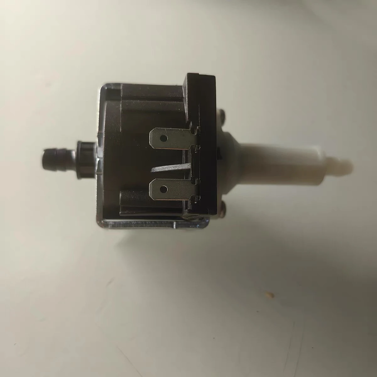 مضخة كهرومغناطيسية للمكنسة الكهربائية ميديا W11 ممسحة مكنسة SPS-32-24-1/S DC12V