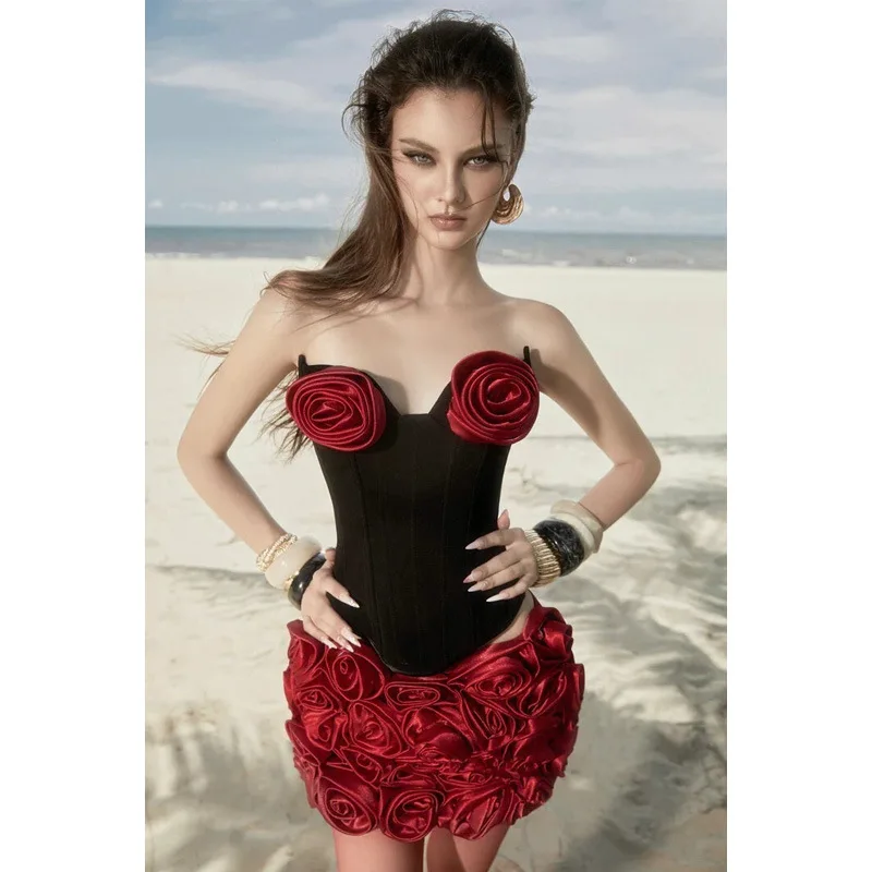 

Женская сексуальная стереоскопическая юбка с красным цветком, комплекты из двух предметов, облегающее платье без бретелек D с цветочным украшением, короткое платье, новый год, комплект для отдыха