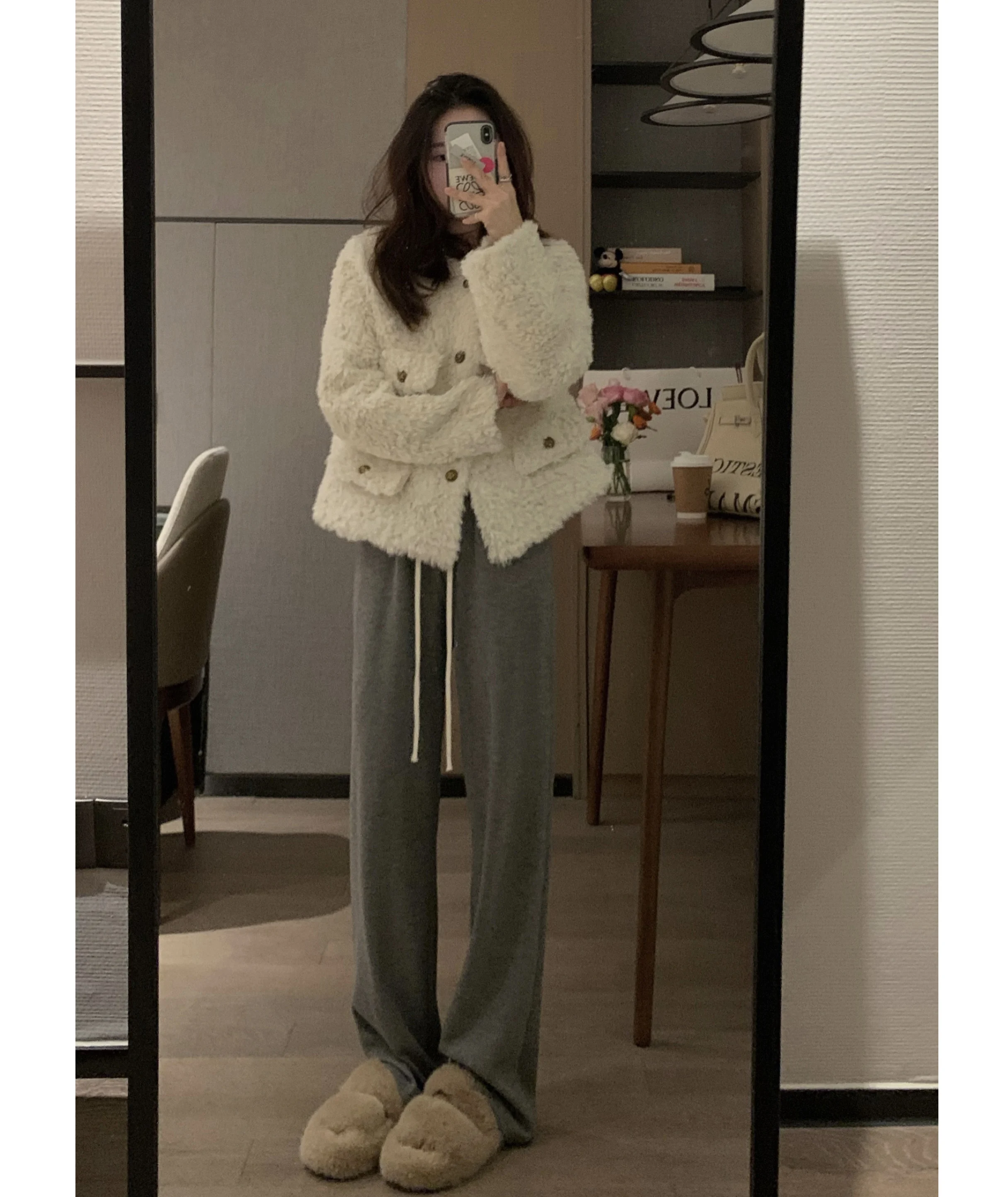 

Veee ort White Lamb Fur Jaet Women's Faion Simulated Fur Coat Inteated Leather And Fur Design Ele Lady Sle