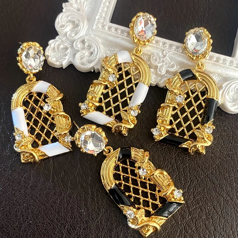 

Vintage Enamel Birdcage Earrings - Retro Chic with Intricate Hollow Mesh Design Gift for Women M213