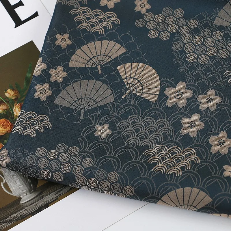 ผ้า jacquard พัดลมสีน้ําเงินและสีขาวสองสีสไตล์โบราณ Hanfu cheongsam
