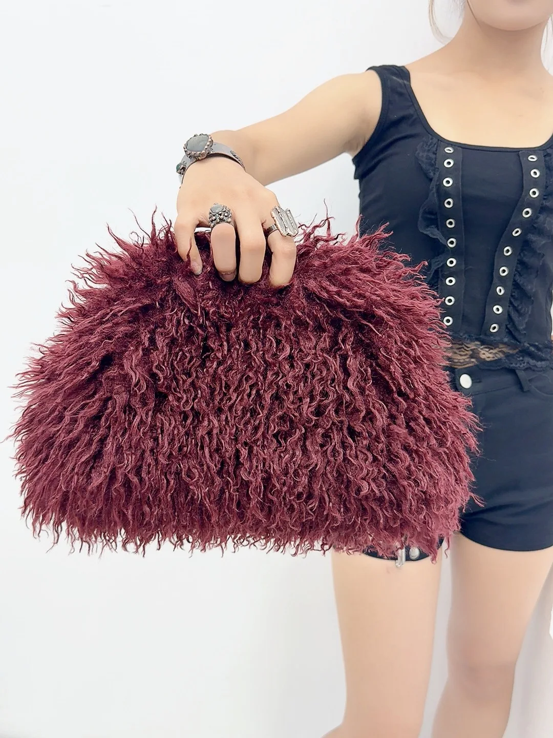 Retro Lange Flauschige Vintage Wolken-Tasche Herbst Winter Lammfell Clutch Handtasche Trendige Europäische Sexy Mädchen Kunstfell Handtasche – Detail 12