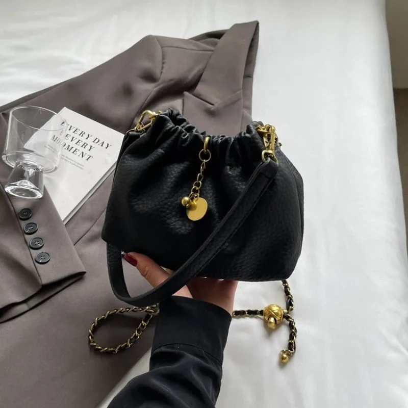 

Modern One Shoulder Handbag 2025 New Model Elegant Design Travel Work Ladies Underarm Durable Practical Stylish Exquisite