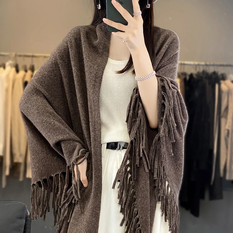 autumn and winter new 100% pure wool cardigan women\'s fringed shawl long loose lazy smock cloak outside.