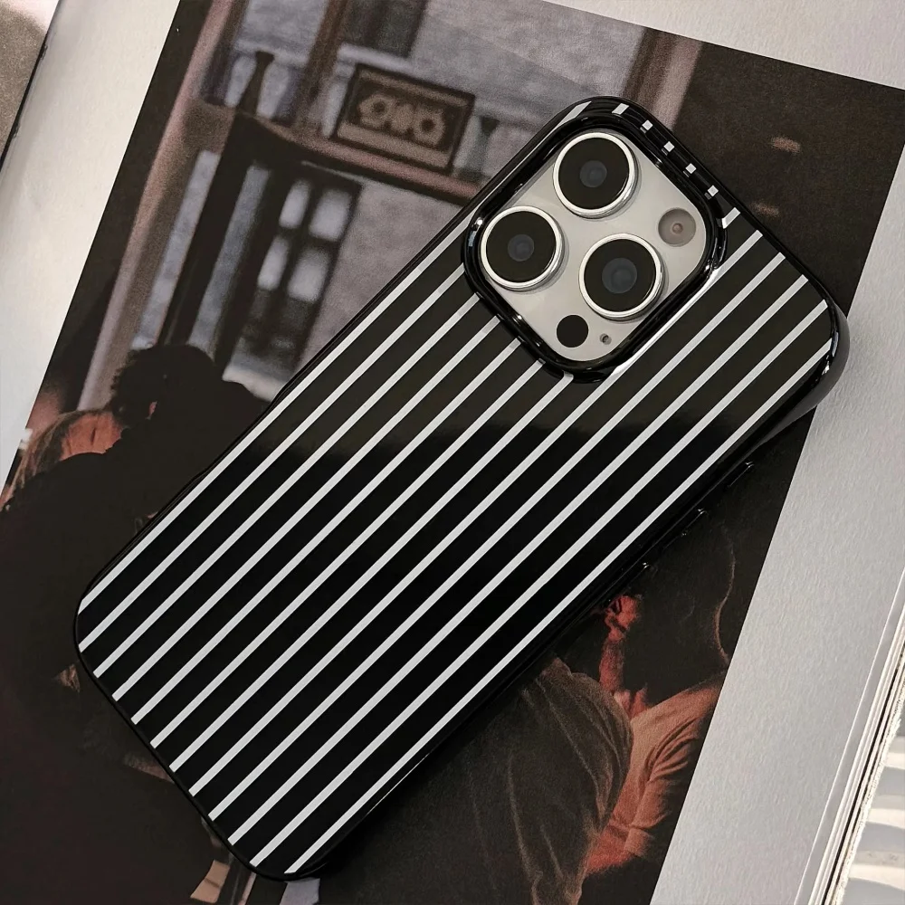 Black White Vertical Stripes Phone Case For iPhone 17 Air 16 Pro Max 15 14 Plus 13 12 Mini 11 Pro Shockproof Silicone Back Cover - view 4