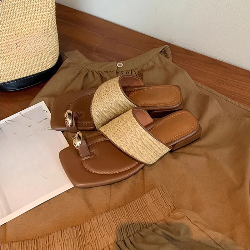 

Summer new resort-style slippers, elegant square-toe woven toe - covering sandals, outdoor women's slippers