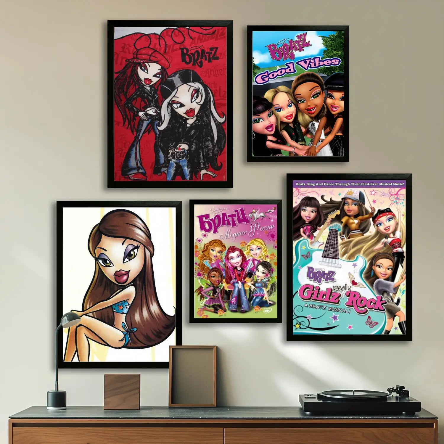 bratz Canvas Art Poster and Wall Art, Picture Print, Modern Family Bedroom Decor, Posters,Decorative painting