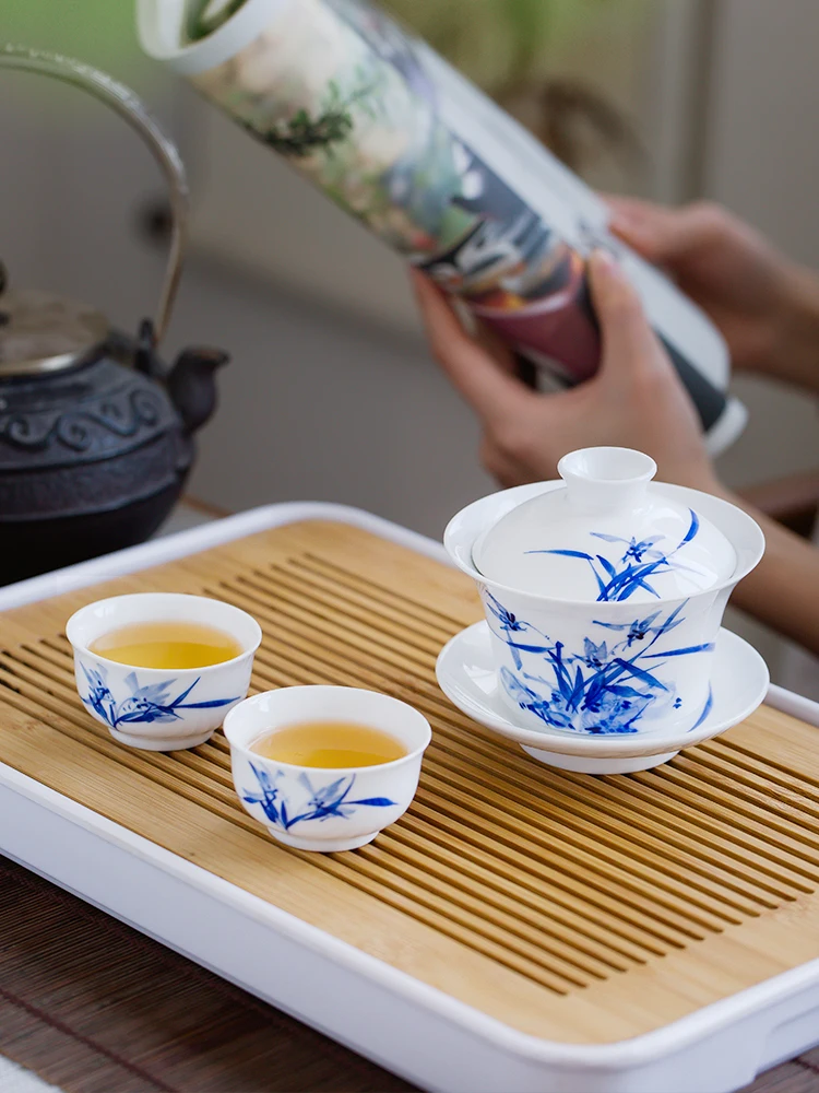 

Jingdezhen Hand Painted Blue and White Porcelain Cover Teacup Single Ceramic Large Gaiwan Kung Fu Tea Set Tea Brewing Bowl