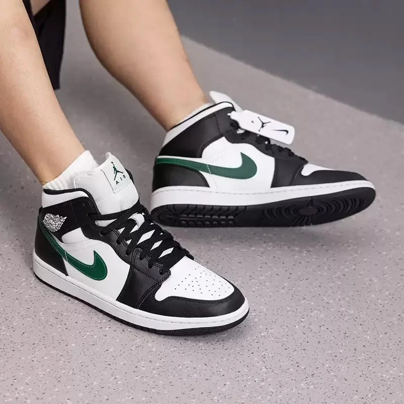 Nike Men's AJ Basketball Shoes - New Air Jordan 1 High-Top Sporty Casual Shoes DQ8426-004 view 4