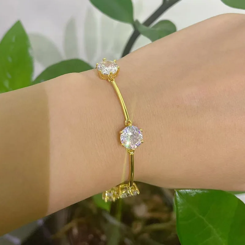 سوار جديد 2026 الأصلي جودة عالية موضة غرامة طقم مجوهرات فاخرة لامعة الذهب والفضة كريستال سوار كبير هوب النساء هدية #4