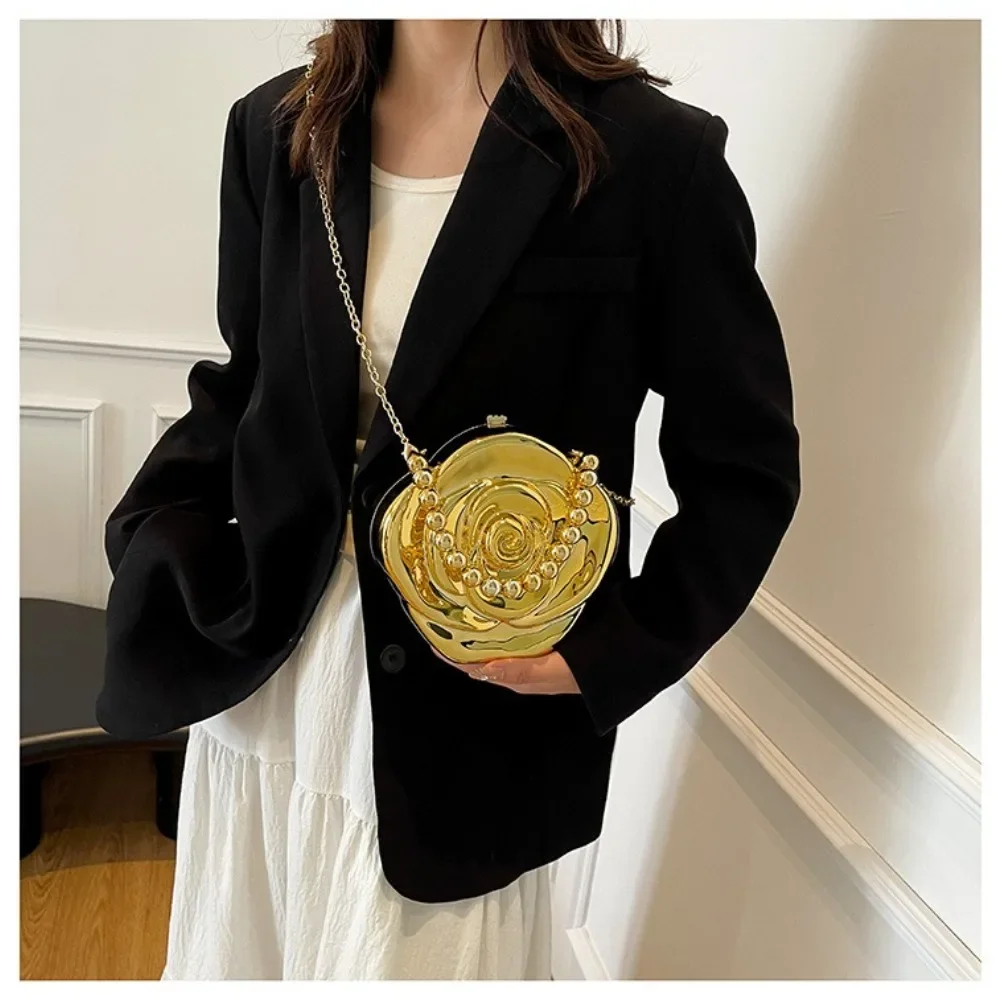 2025, neue Europa und die Vereinigten Staaten, Kette, Blumen, Damentasche, Nischen-Umhängetasche, Perlen-Handheld-Dinner-Damentasche