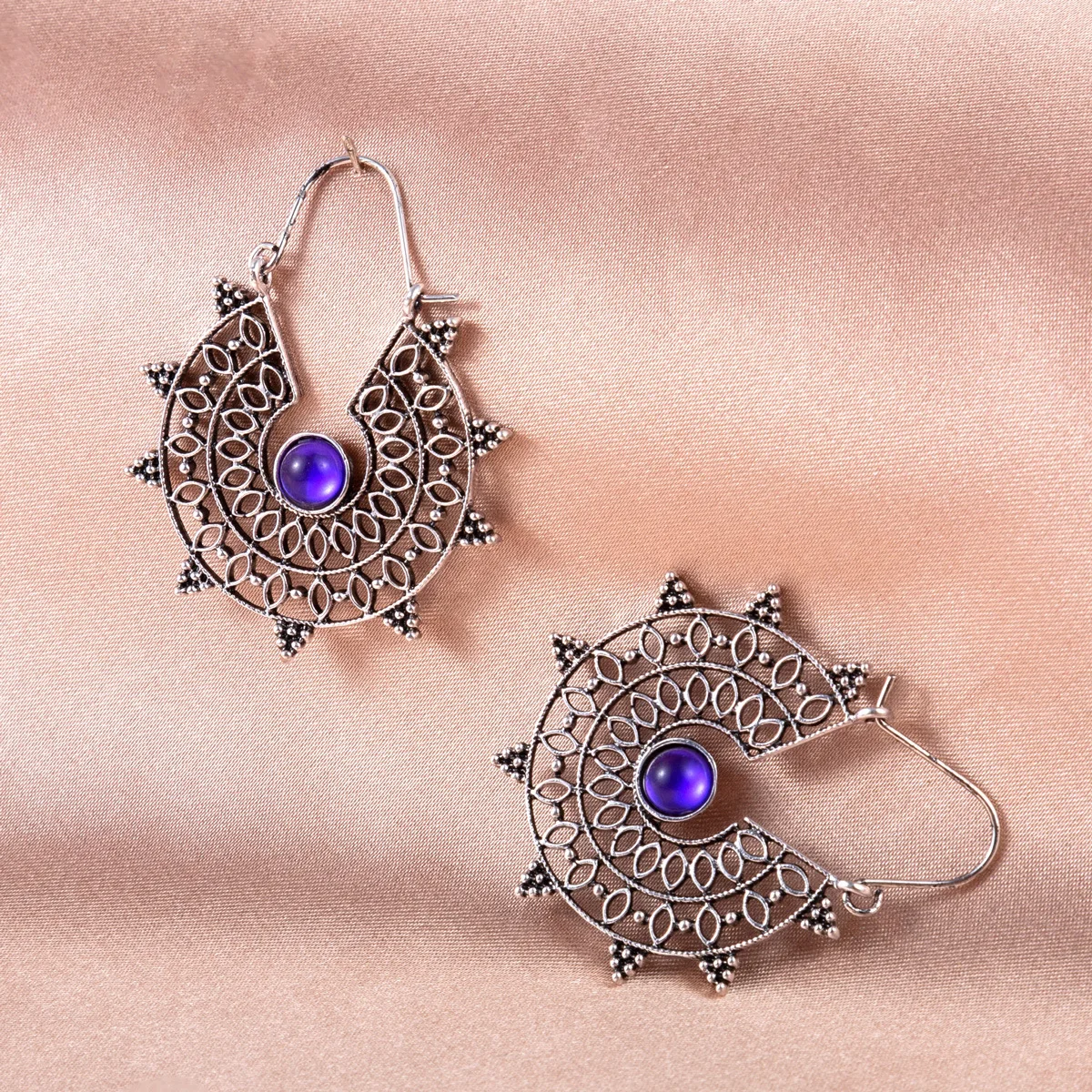 Fashion Vintage Cutout Metal Earrings Silver Color Pendant  Women's Popular Geometric Daily Accessories Jewelry Gifts