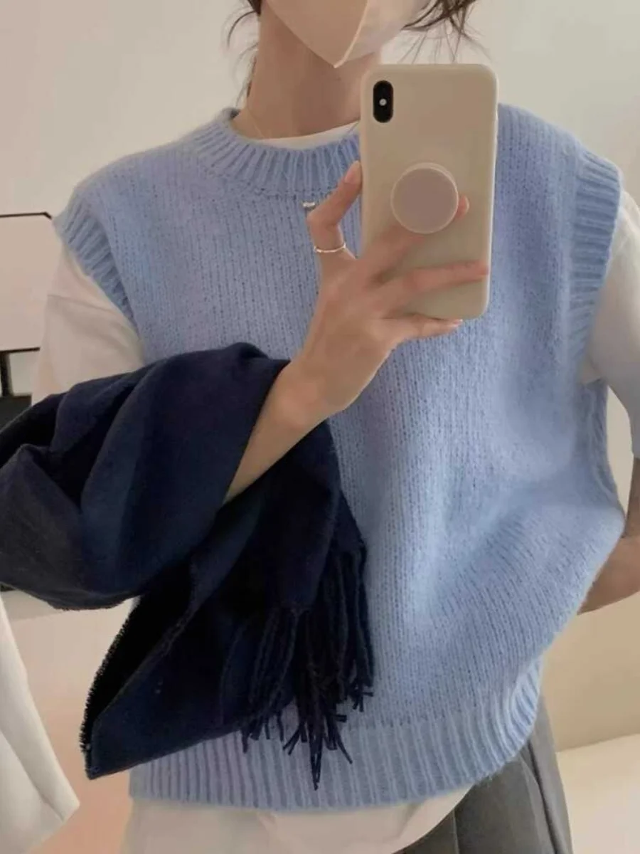Soft Blue Knitted Vest Women's Autumn Winter Sleeveless Sweater Vest Comfortable round Neck Commute Style Fashionable Top