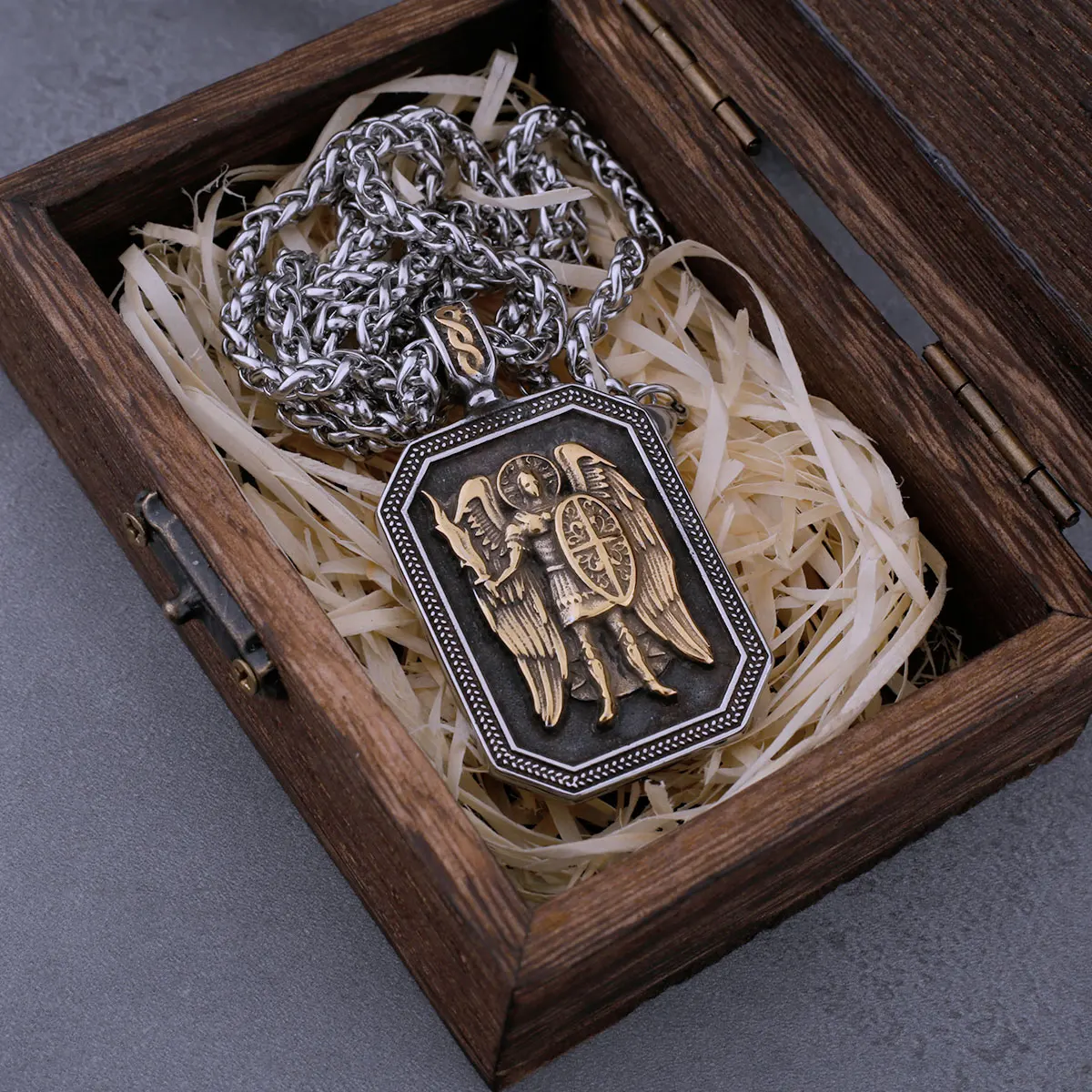 Stainless Steel St. Michael Archangel Cross Shield Necklace Men\'s Fashion Biker Amulet Pendant Necklace Jewelry Accessories