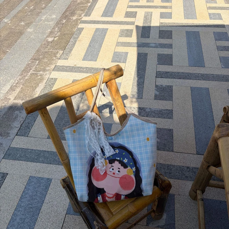 Niedliche Cartoon-Mädchen-Print Canvas-Umhängetasche, Damen Große Kapazität Leichte Casual-Tragetasche, Einkaufstasche für den täglichen Arbeitsweg – Detail 5