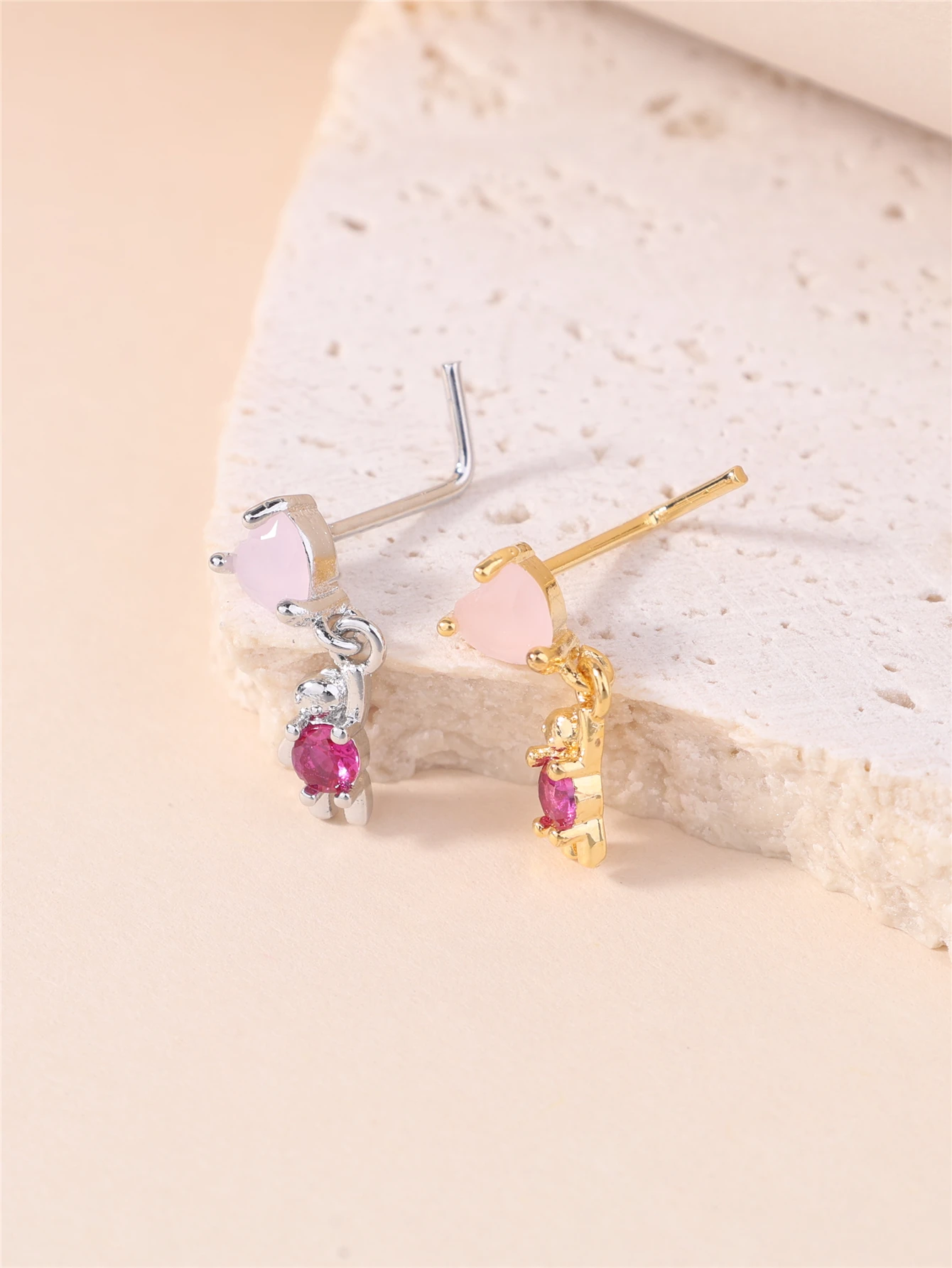 1Pcs 20G L Shaped Nose Studs for Women Girl Dangling Bear Love Round Cut Pink CZ Cute Nostril Piercing Jewelry