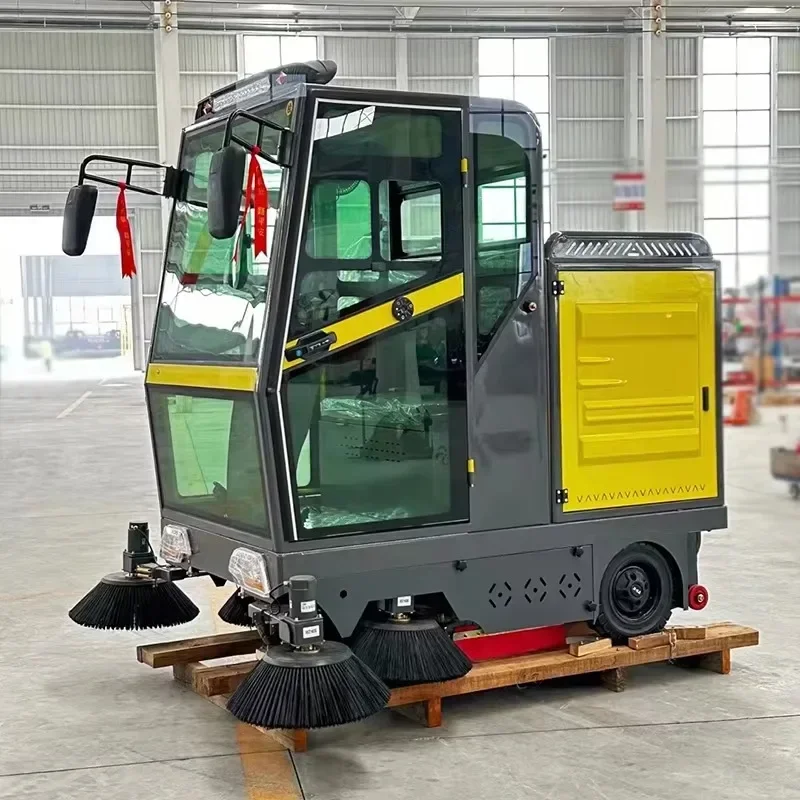 Nice  Price   Dust Cleaning Sweeping Machine Electric Ride on Sweeper Car Full Closed Cleaning Machine