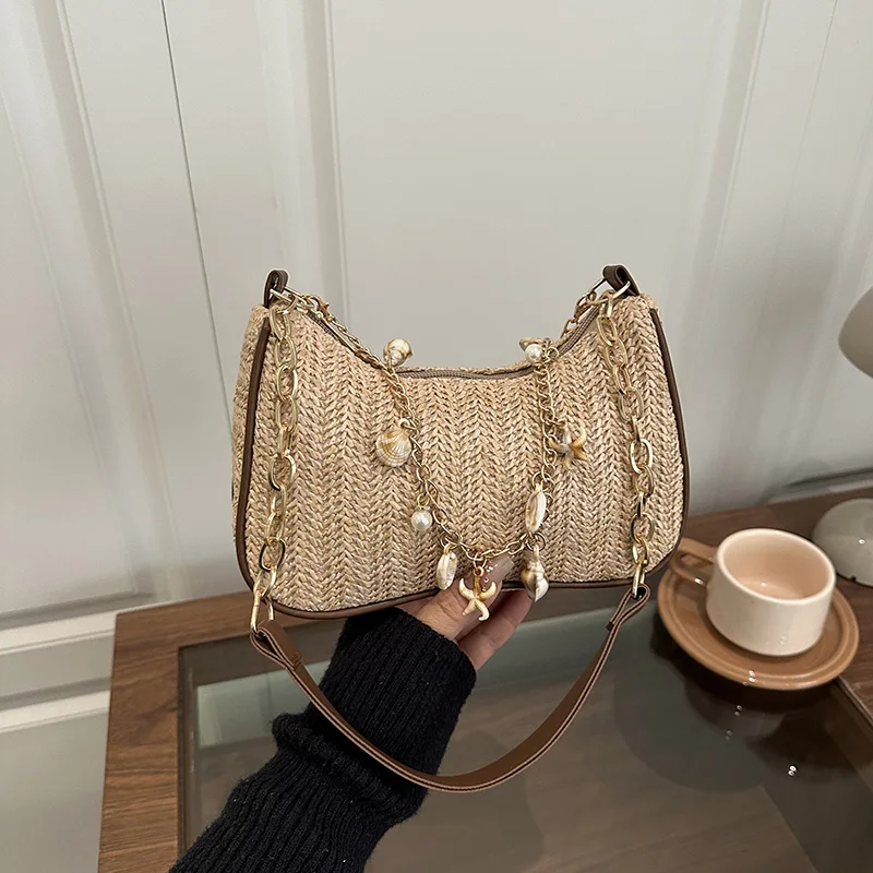

Straw Woven Underarm Purse with Seashell Beaded Chain Shoulder Purse Beach Vacation Bag for Women Outdoor Travel Accessory