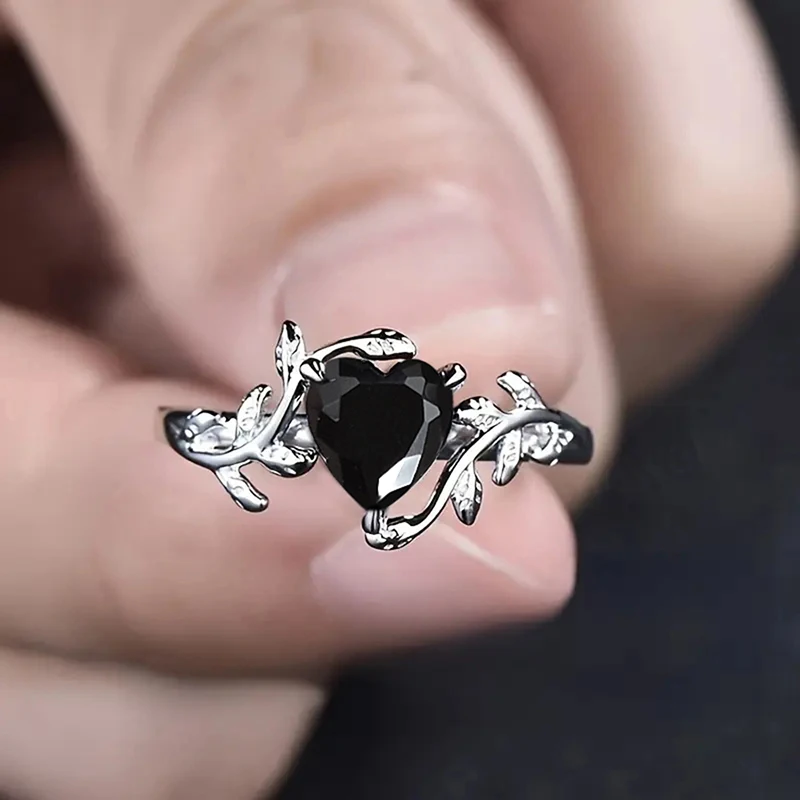 Huitan Blätter- und Rankenring mit Kreuz und schwarzem Herz aus Zirkonia für Damen, schmaler Punk-Party-Ring in Silberfarbe/Goldfarbe, stapelbarer Alltagsschmuck