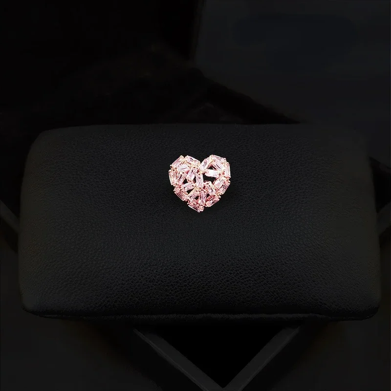 Mini Cute Anti-Exposure Small Collar Pin All-Match Cardigan Love Heart Pin Fixed Clothes Pink Brooch Women's Suit Jewelry Gifts