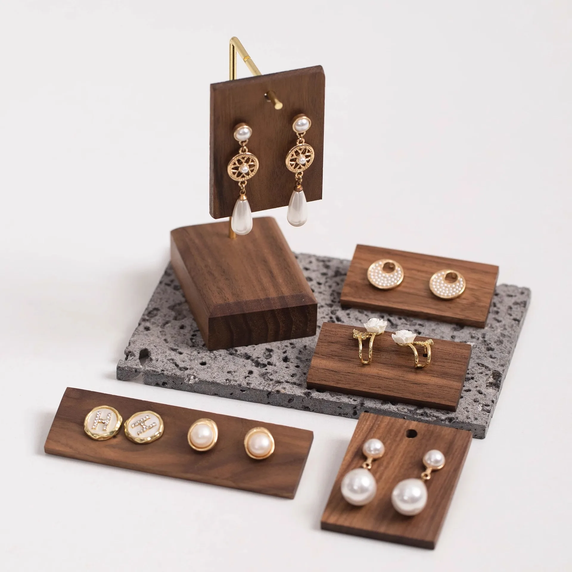 

HeMu Simple Walnut Wood Earring Display Card,Jewelry Photography Prop,Minimalist Stud Organizer for Retail & Showcase