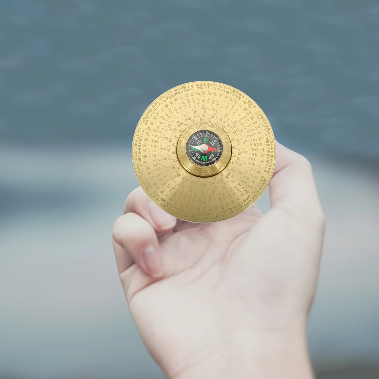 

1pc Brass Rotatable Eight Trigrams Portable Taoist Small Metal Outdoor Navigation Tool Camping Travel Decoration Retro Chinese