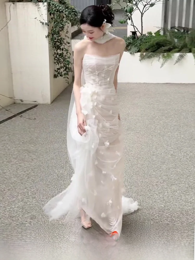 

White Strapless Wedding Dress Floral Bohemian Engagement Morning Robe Luxury Dreamy Bridal Gown Outdoor Lawn Cake Topper