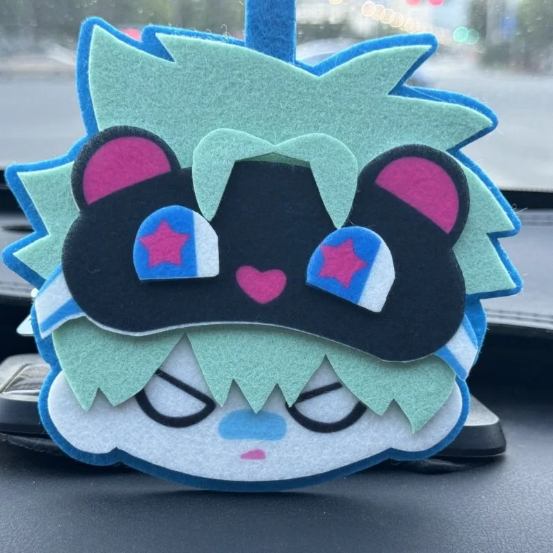 2025 المرحلة الغريبة الكرتون حتى غير المنسوجة التطريز مفتاح سلسلة قلادة كيرينغ هدية عيد الحب