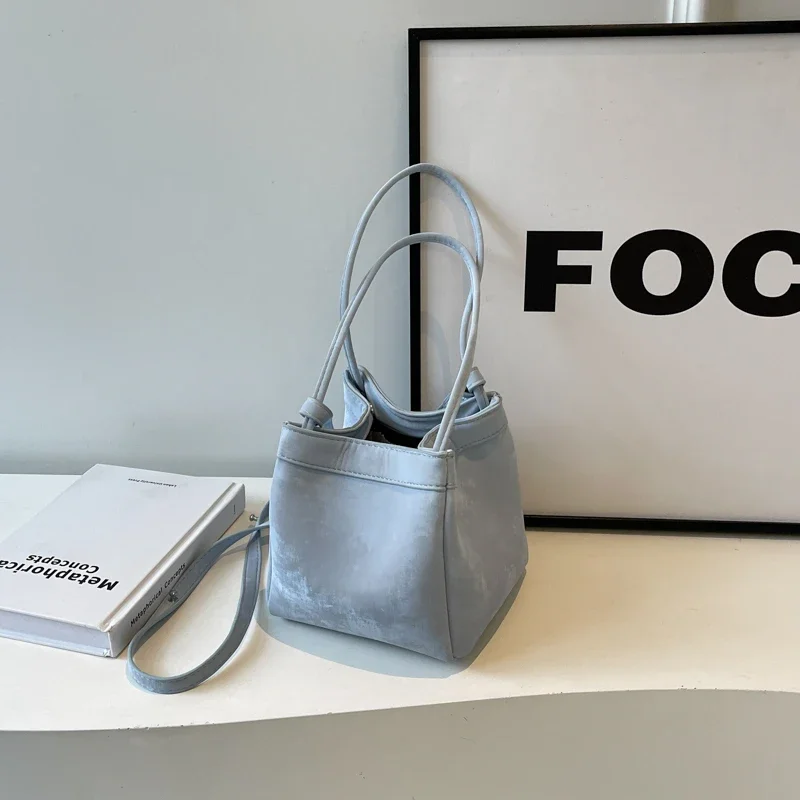 Sacs à main à loquet en PU pour femmes, fouet de luxe, simple et polyvalent, initié à la mode, E27, haute qualité, nouveau, 2024