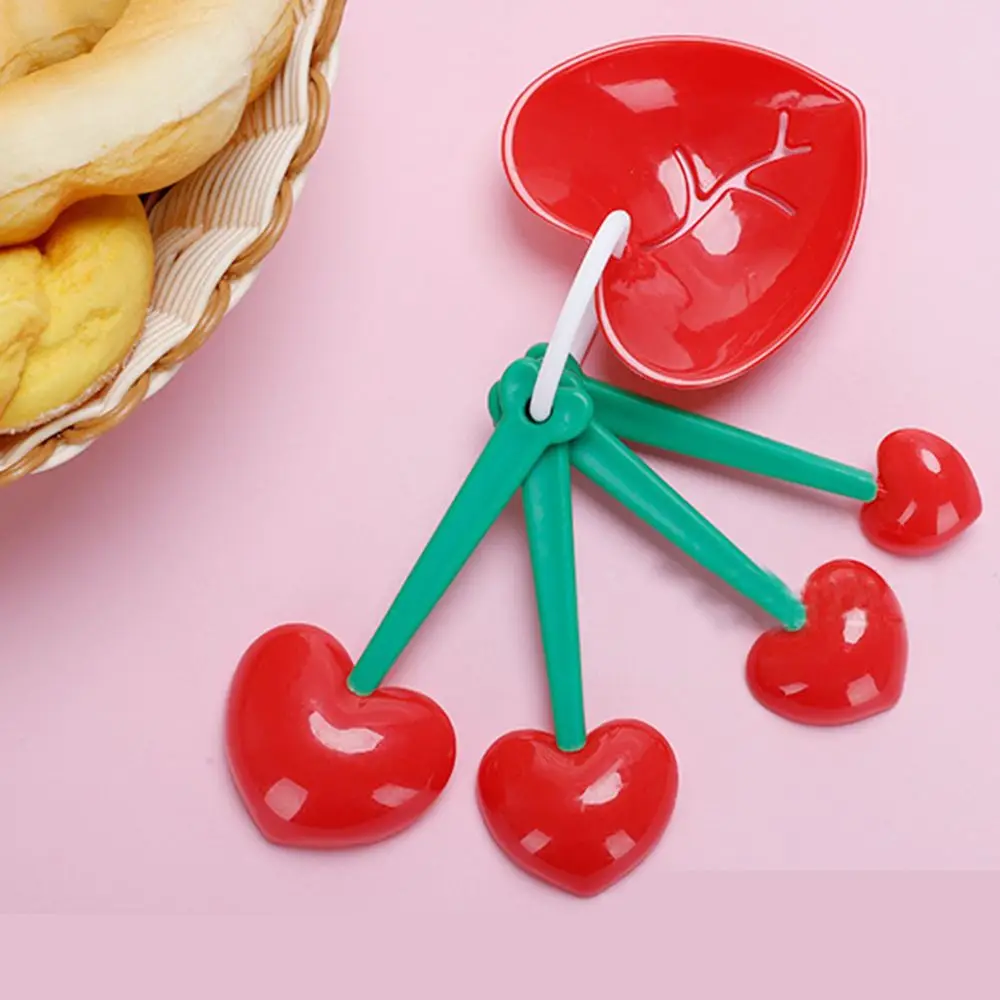 Cute Multi-functional Heart Shape Baking Supplies Creative Measuring Cups Kitchen Gadgets Egg White Separator Measuring Spoon