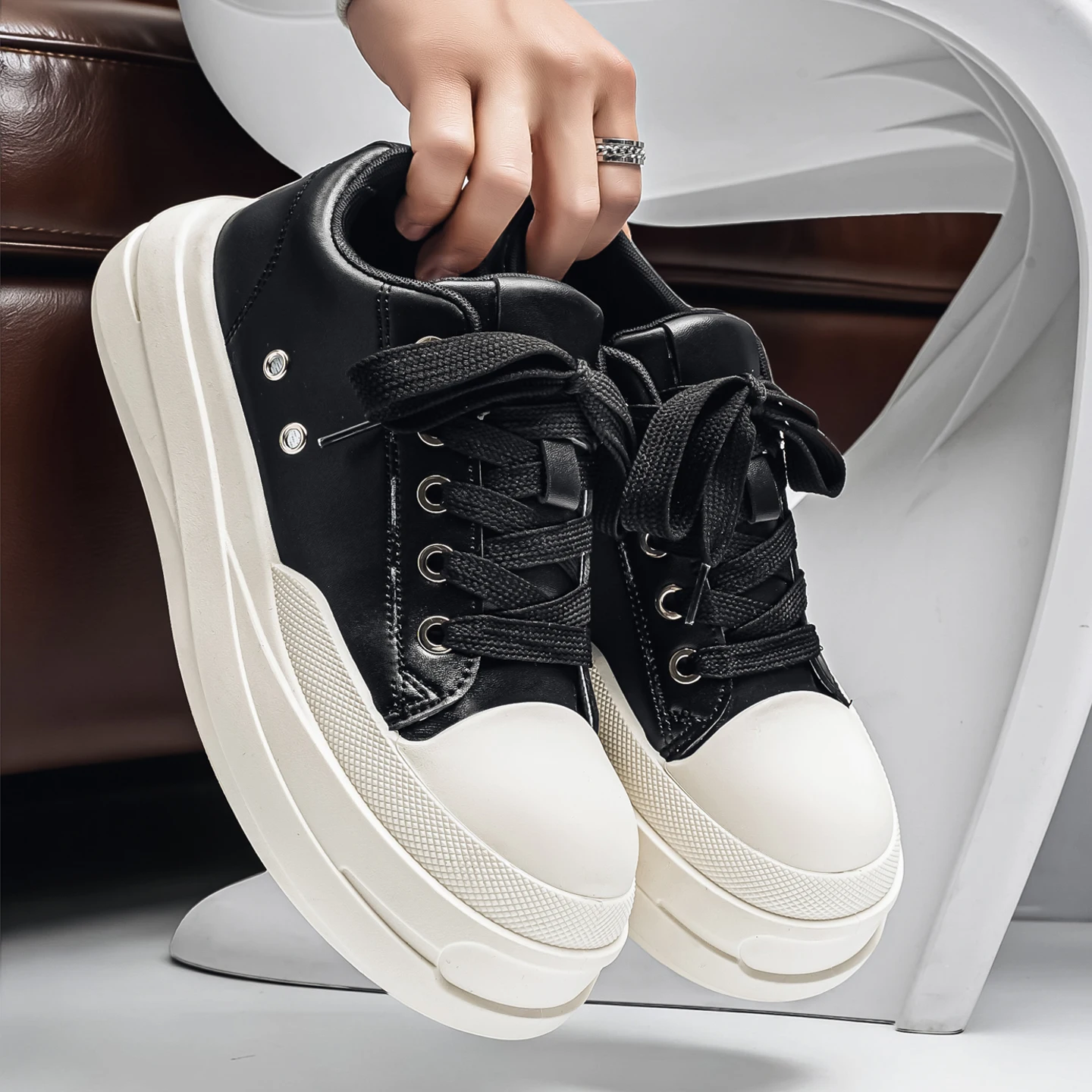 

Spring New Men's Thick Sole Platform Chunky Shoes Non-Slip Wear-Resistant Outdoor Casual Sneakers Fashion All-Match White Shoes