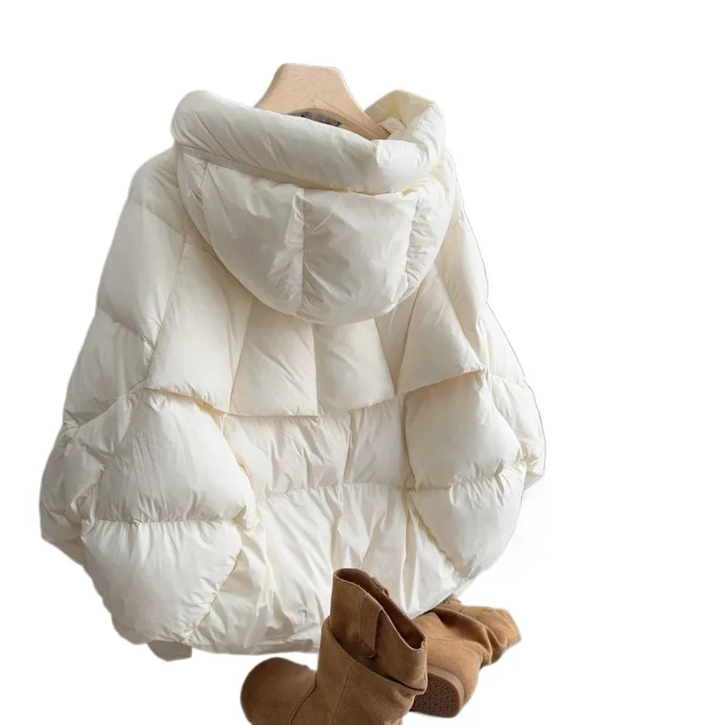 완전히 채워진 인기 다운 재킷 여성용 푸퍼는 부드럽고 두꺼워 따뜻함을 유지하며, 새로운 패셔너블한 짧은 가을 겨울 코트