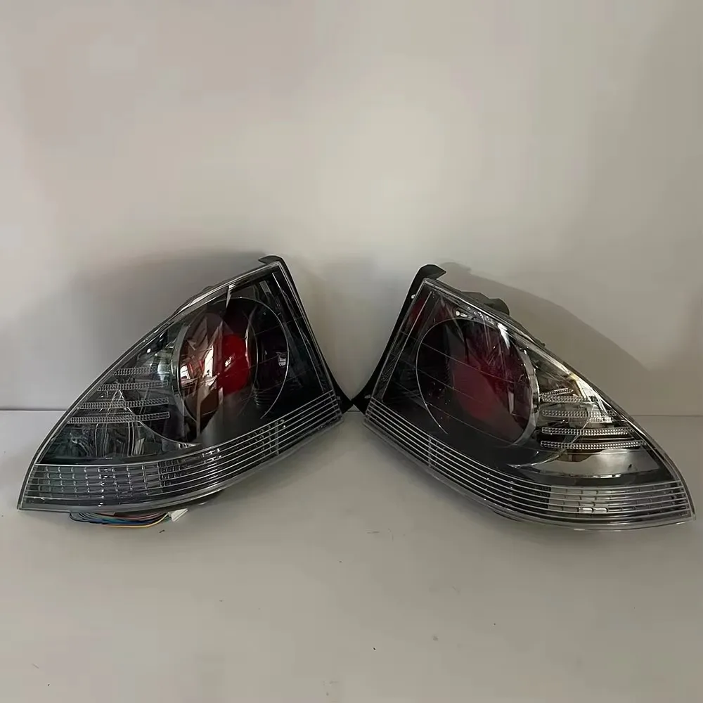 Car Rrar Lights For Toyota ALTEZZA RS200 Lexus IS200 1998 to 2005 Pair Tail Lamp