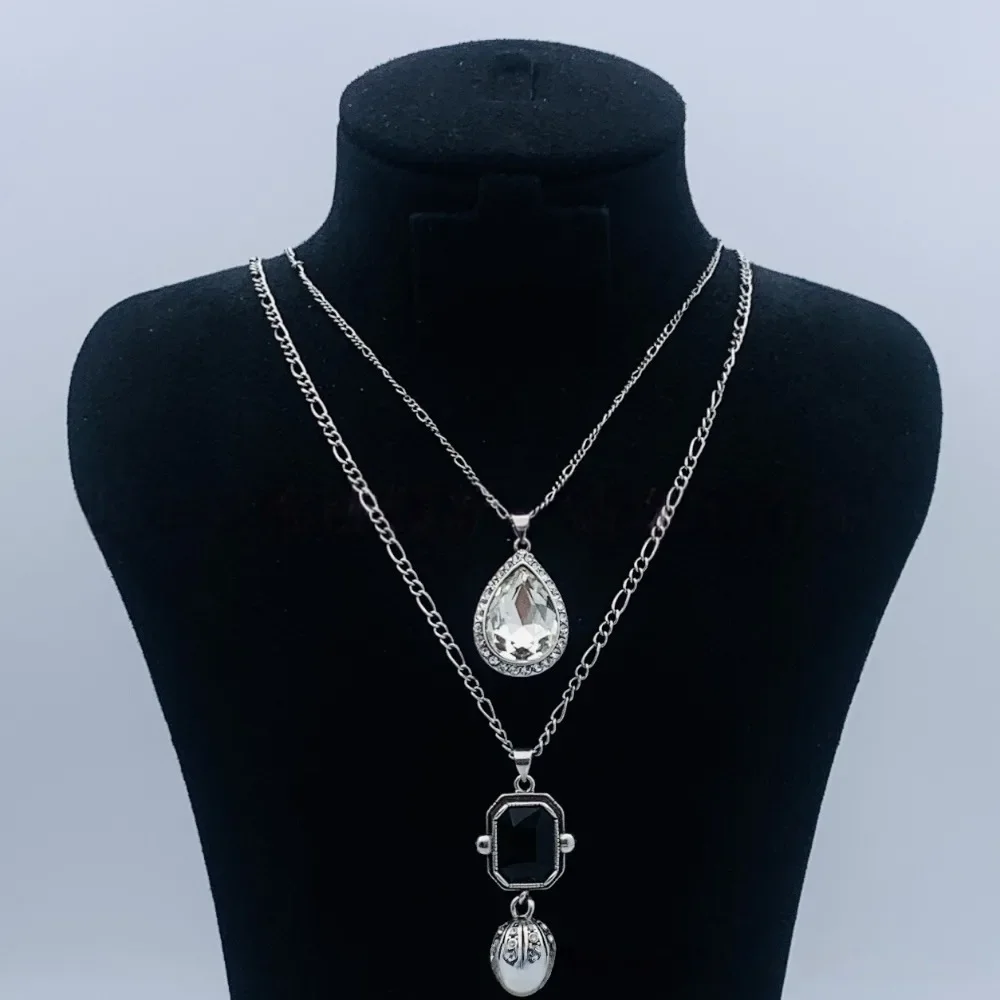 

2025 New Necklace Retro Pendant Shows High Temperament Luxury Suitable for Daily Wear