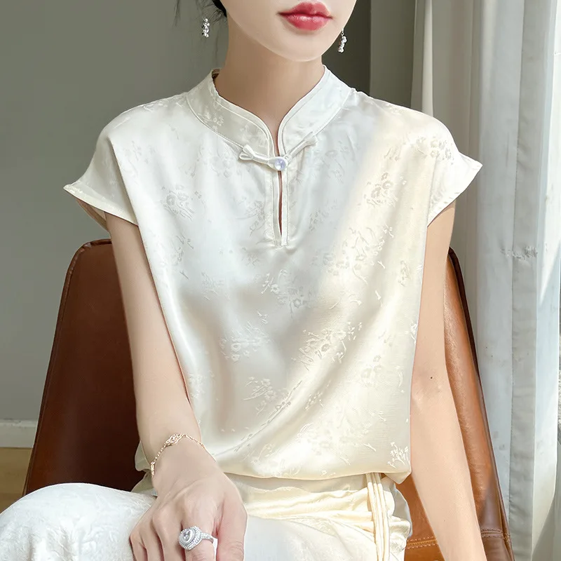 

Slimming Effect White round Ne ort Sve Women's T-irt Summer New Sle Faionable Thin Base irt Age Reduction