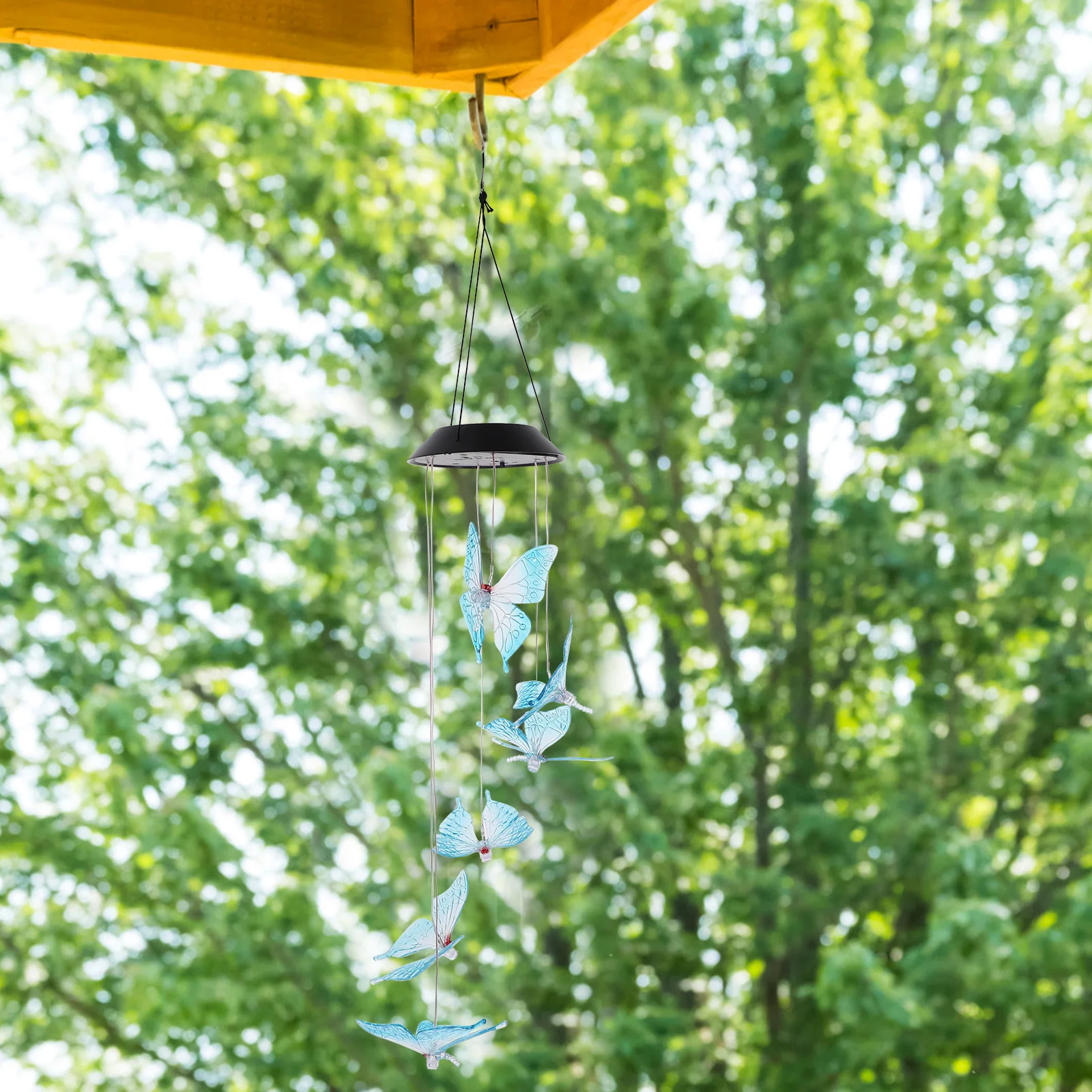 

Photosensitive Color-changing Wind Chime Lamp Chimes LED Solar Lights Mobile Spinner
