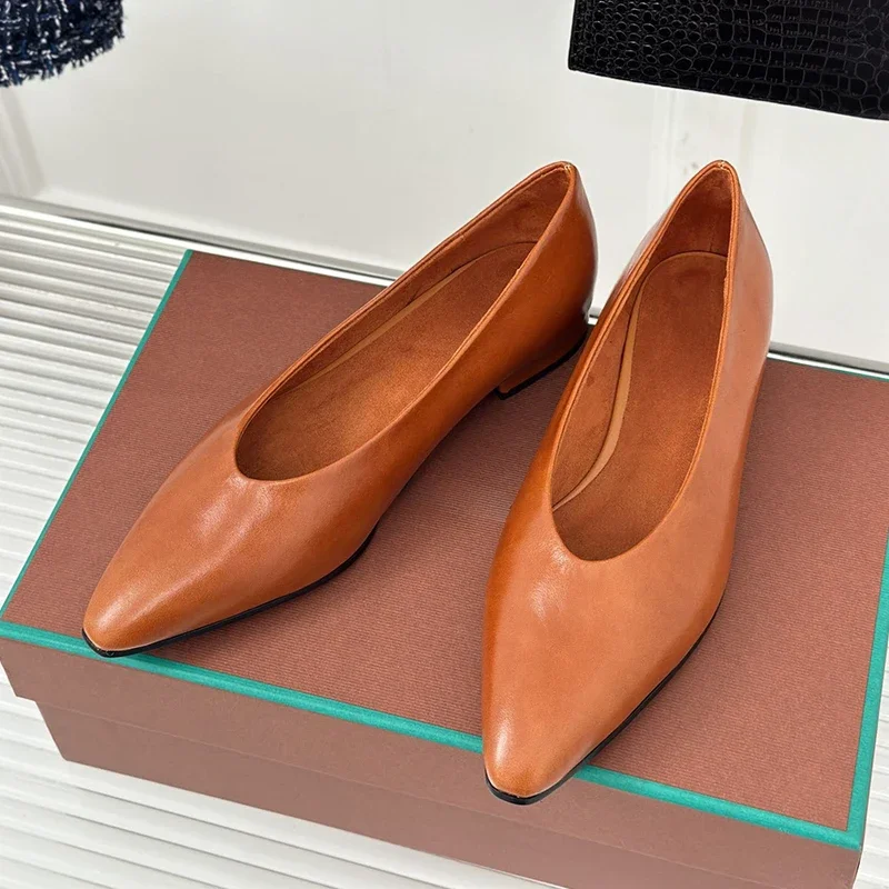 

2024 Spring and autumn plain flat women's shoes leather shallow mouth end simple style comfortable matching single shoes