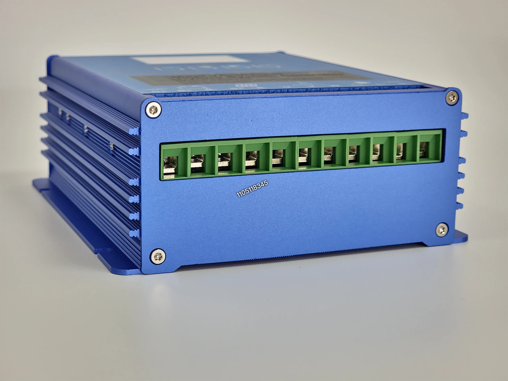 ماكس الرياح 10000 واط 15KW الشمسية MPPT الرياح الشمسية الهجين جهاز التحكم في الشحن 12/24 48 فولت شاشة الكريستال السائل ل Lifepo4 بطارية ليثيوم الرصاص الحمضية