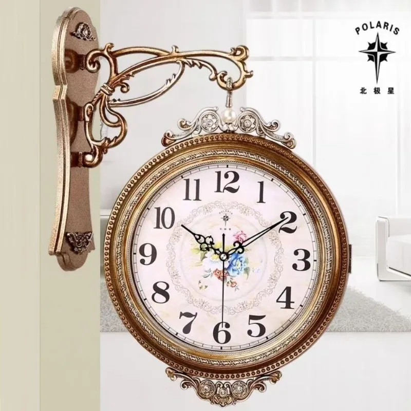 

Simple wall-mounted clock