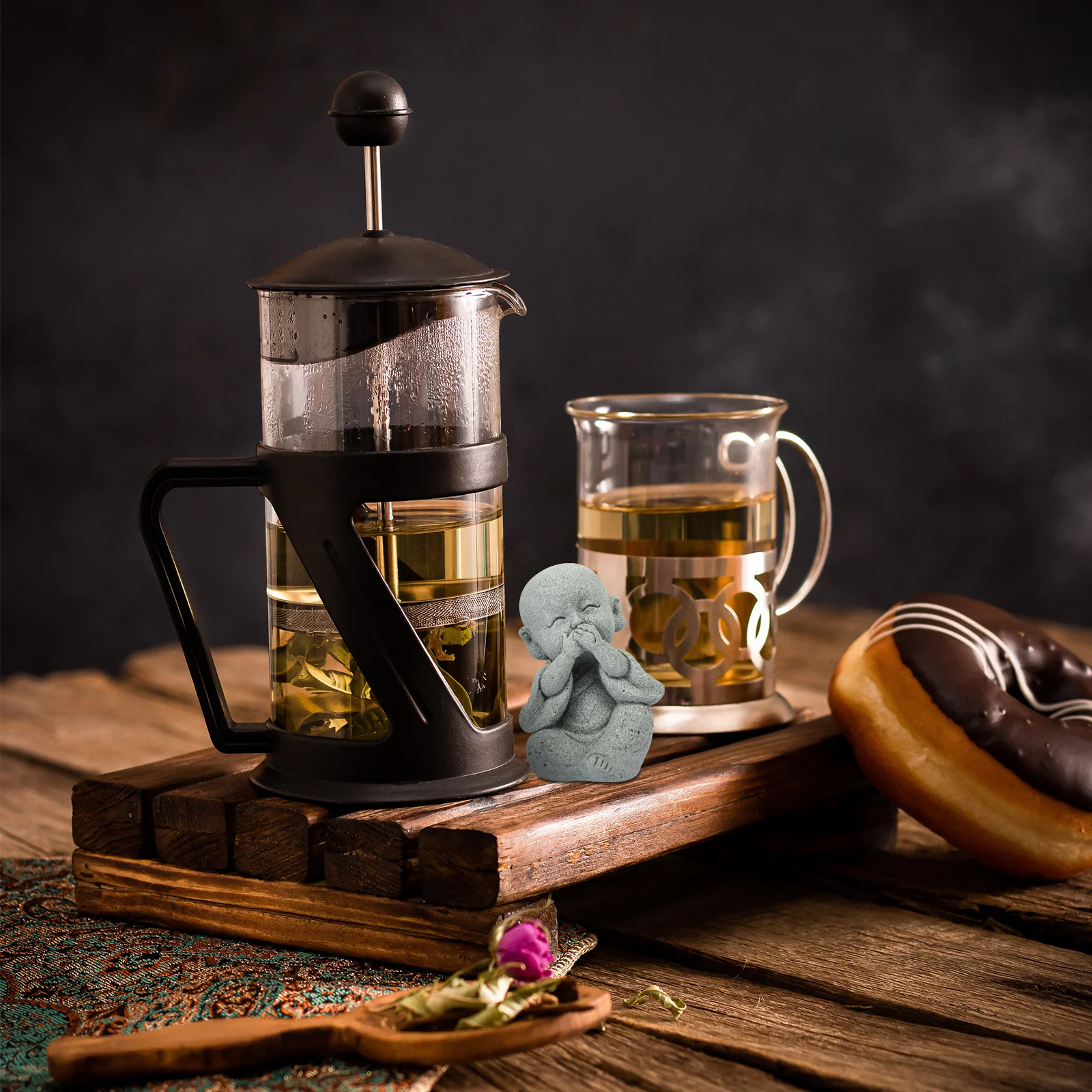 

Exquisite Decorative Monk Statue Wear-Resistant Smooth Surface Detailed Monk Sculpture Home Decor Desktop Accent