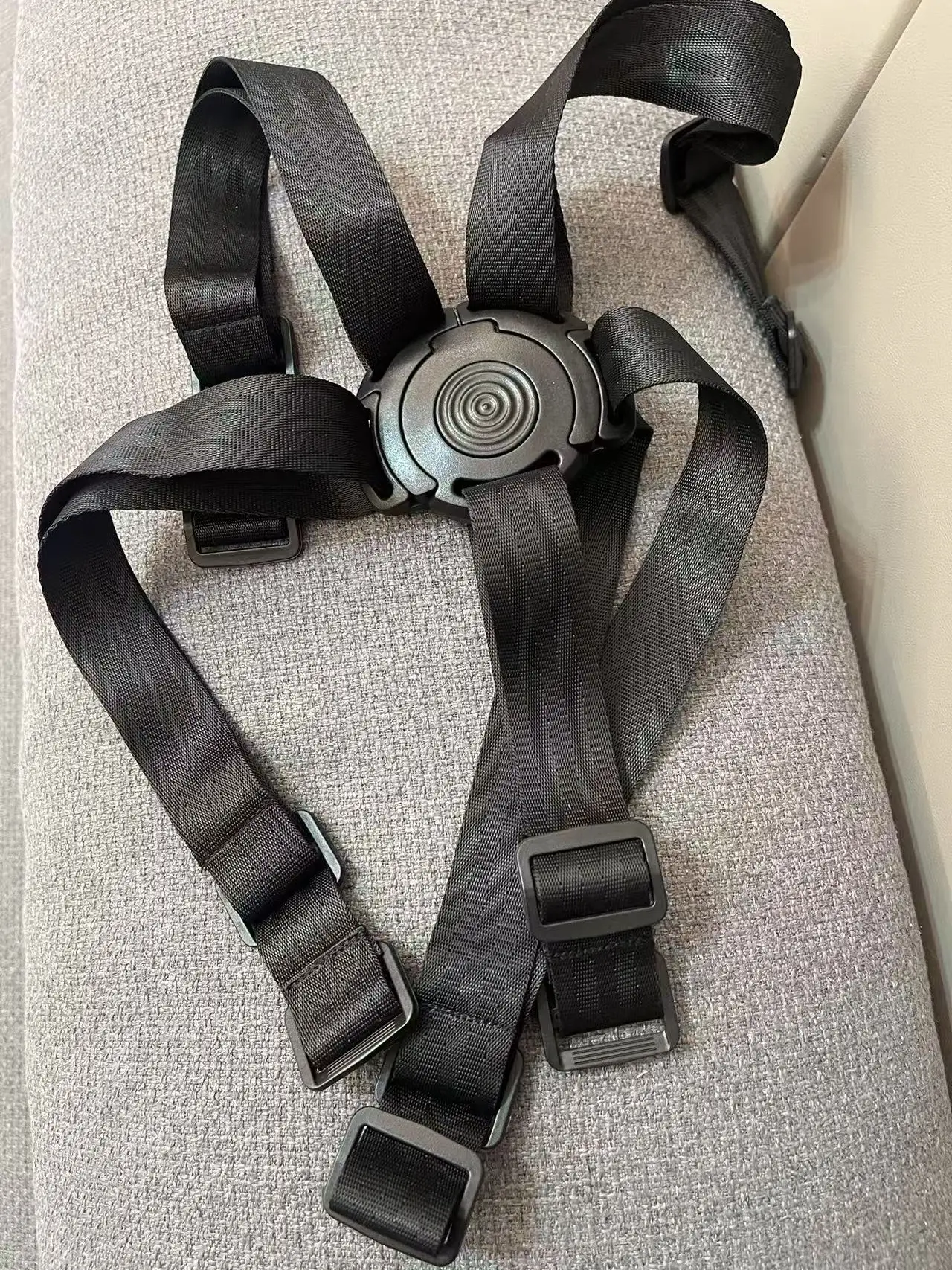 

Universal 5 Point Safety Strap Belt 5-Point safety harness for strollers & pushchairs