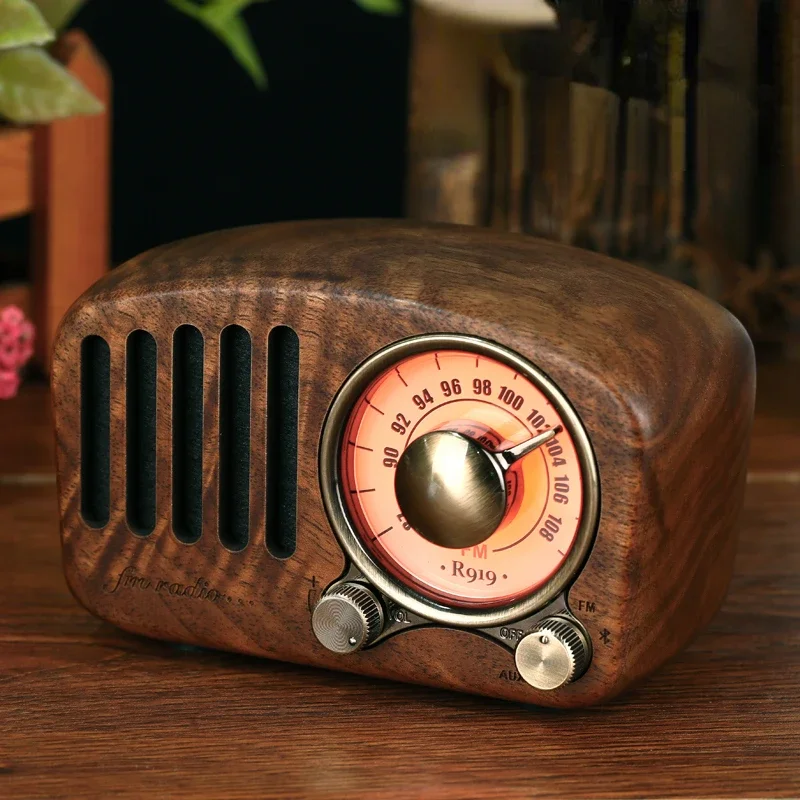 

Portable Retro Bluetooth Loudspeaker for Table Decoration, High Volume, Walnut Wood, Stylish Sound, Handy Decor, Birthday Gift