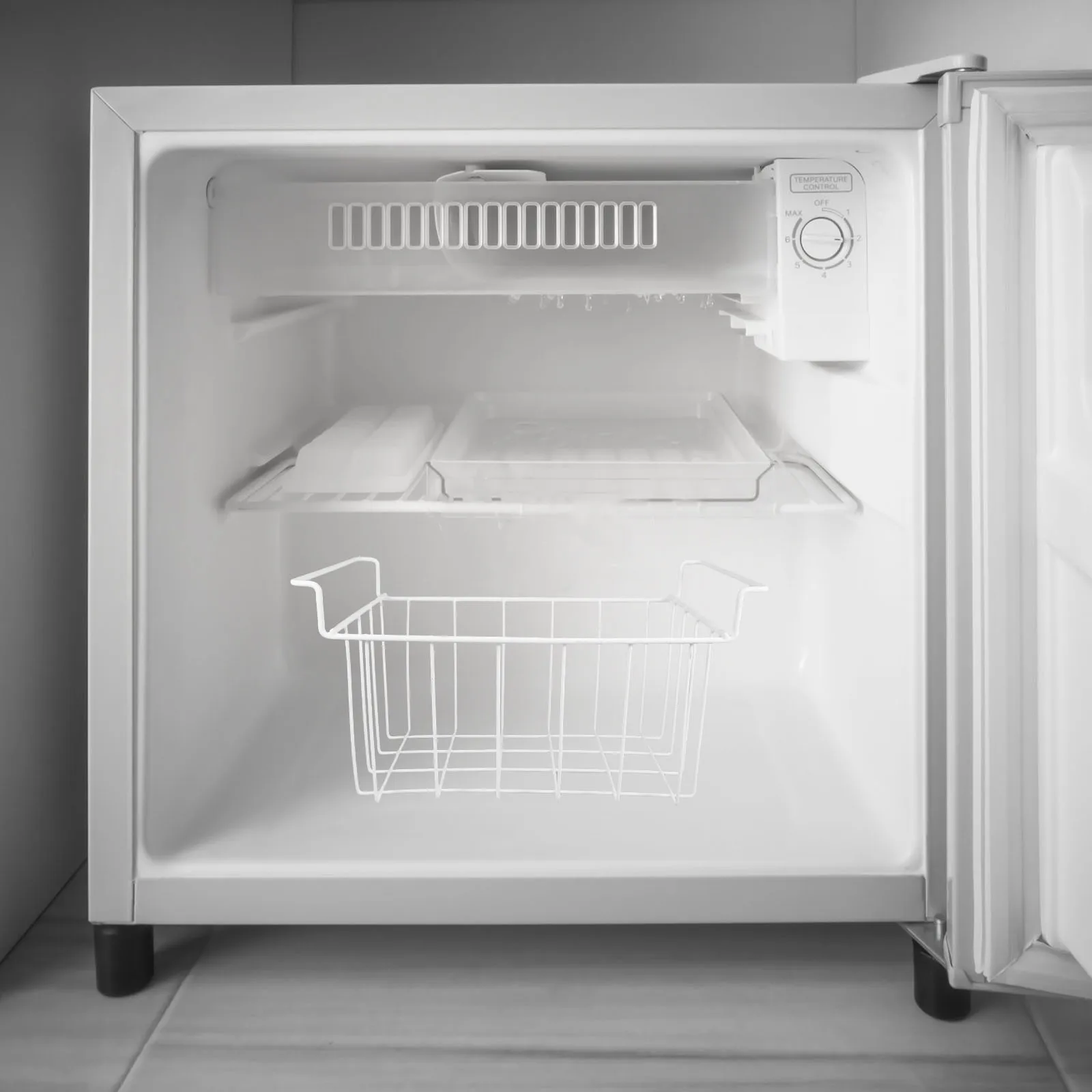 

Refrigerated Storage Basket Chest Freezer Organizer Wire Mesh Breathable Material Universal Size Efficient Layered Design