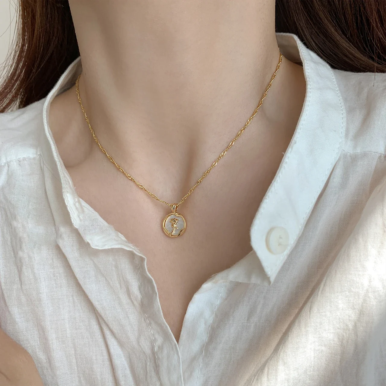 2025 New Irregular Round Shell Metal Rose Pendant Stainless Steel Necklace For Women\'s Sexy Neck Chain Party Luxury Jewelry