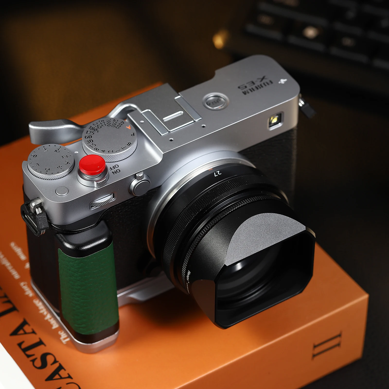 Haoge quadratische Metall-Gegenlichtblende für Fujifilm XF23mm F2.8 auf XE5 Kameragehäuse-Kit Fujinon XF27mmF2.8 R WR Objektiv 39mm Schraub-Gegenlichtblende – Detail 9