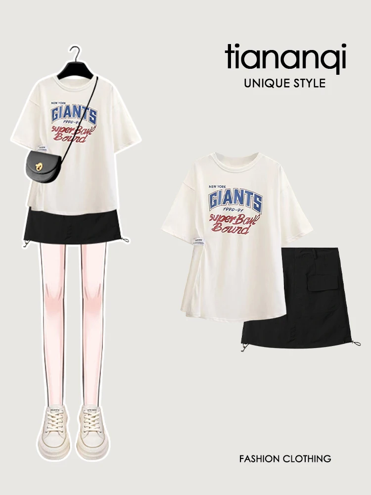 

Повседневный комплект в сладко-остром стиле: топ с принтом и разрезом, юбка в стиле ретро-рабочей одежды. Новинка лета для женщин.