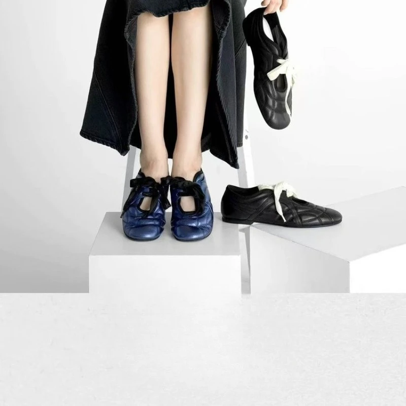 

Coarse Heel, Pointed Toe, Shallow Arch, Water-resistant Platform, Versatile, Comfortable, Anti-slip, Breathable Women's Shoes